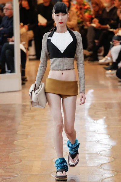 Look 9